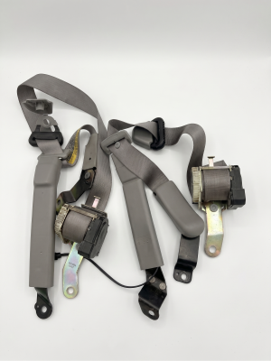 1999-2000 GMC Sierra 1500 Gray Center Lap Seat Belt and Buckle Assembly - Front (Used OEM)