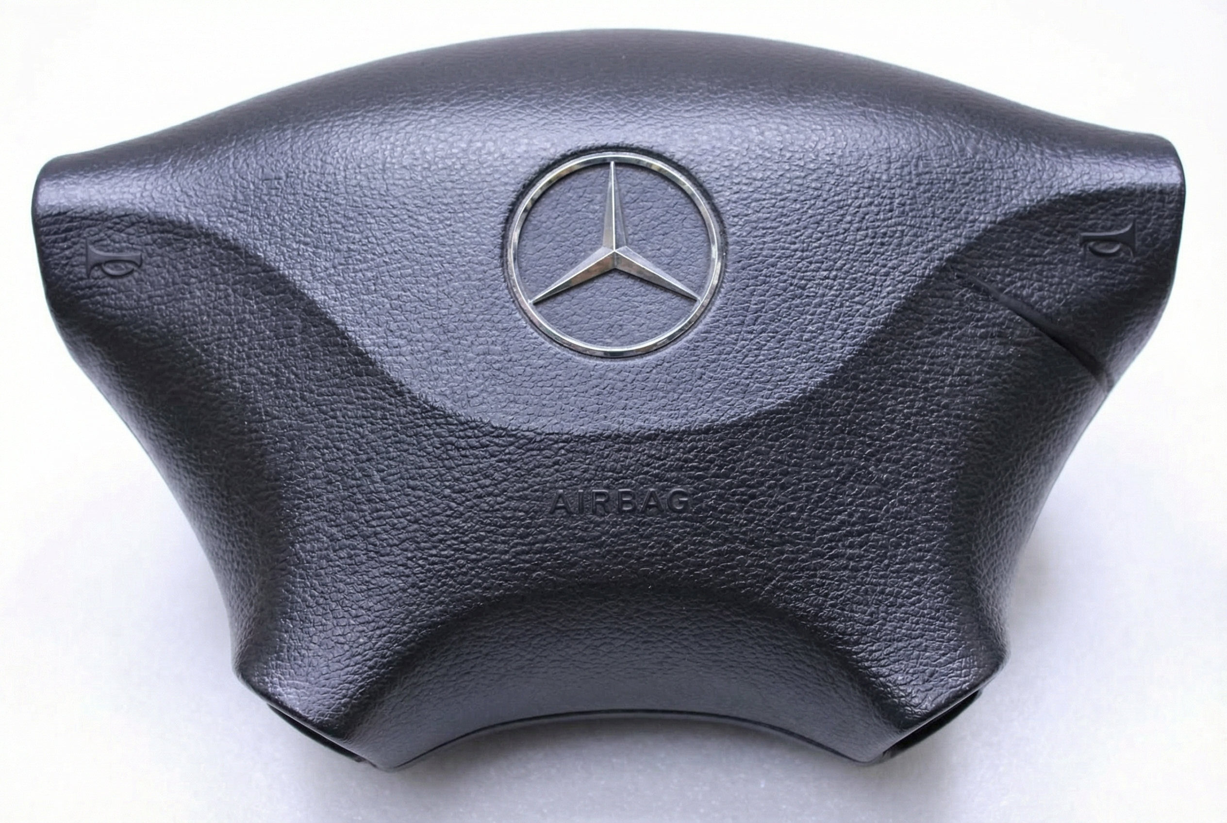 2010-2018 Freightliner Sprinter 2500 Black Steering Wheel Air Bag - Left (Driver) (Used OEM)