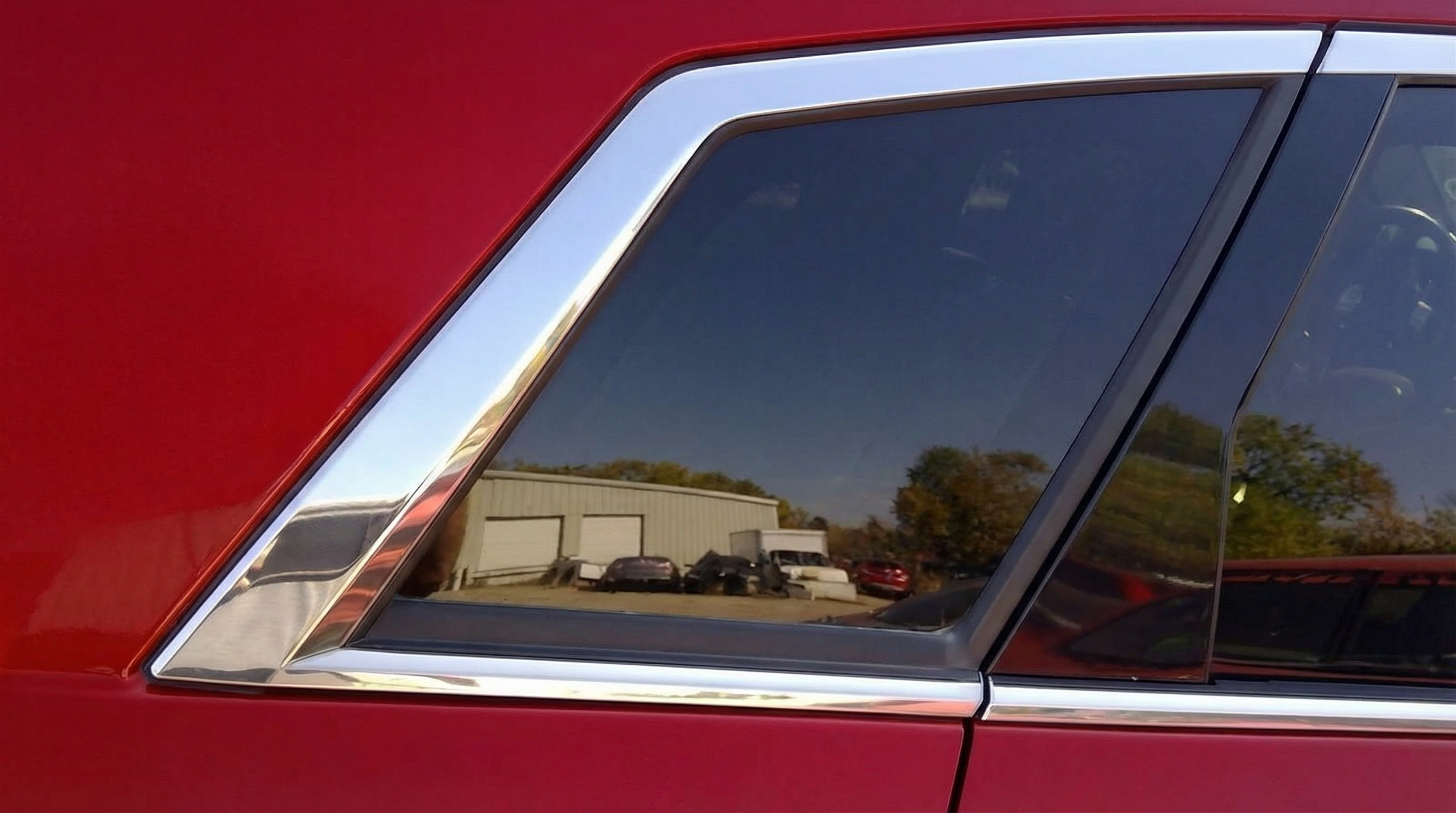 2010-2016 Cadillac SRX Quarter Glass with Anti-Theft System - Right (Passenger) (Used OEM)