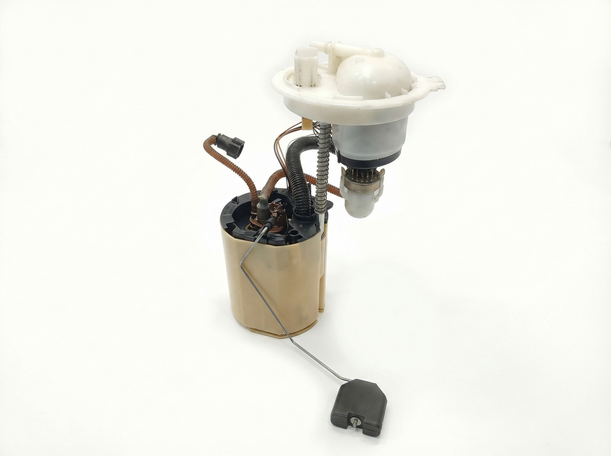 2006-2007 Volkswagen Passat Fuel Pump Assembly with Sending Unit (Used OEM)