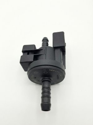 2006-2009 Volkswagen Rabbit Vapor Canister (Used OEM)