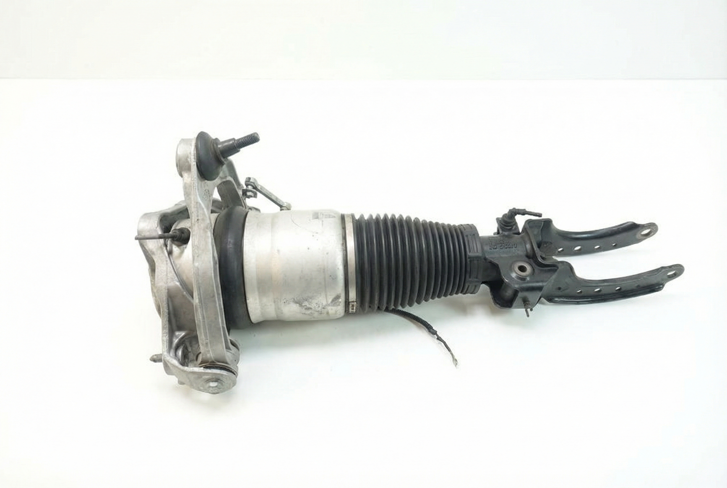 2003-2005 Hyundai Sonata Front Drive Axle Shaft - Left (Driver) (Used OEM)