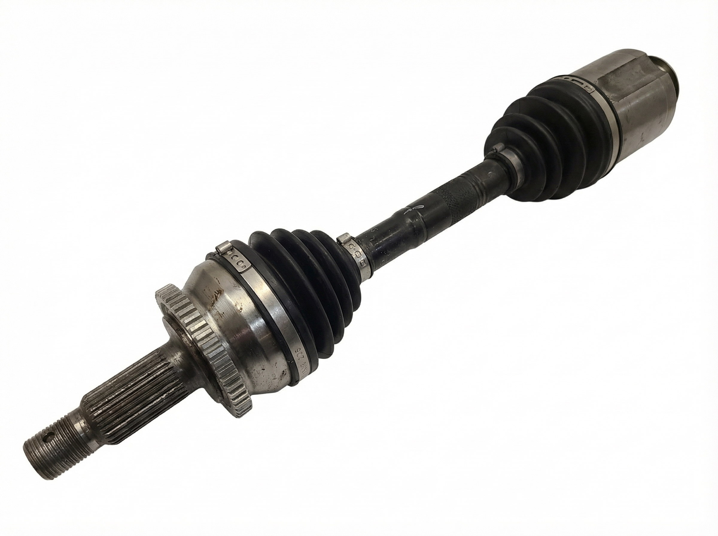 2016-2018 Kia Sorento Front Drive Axle Shaft Assembly - Right (Passenger) (Used OEM)
