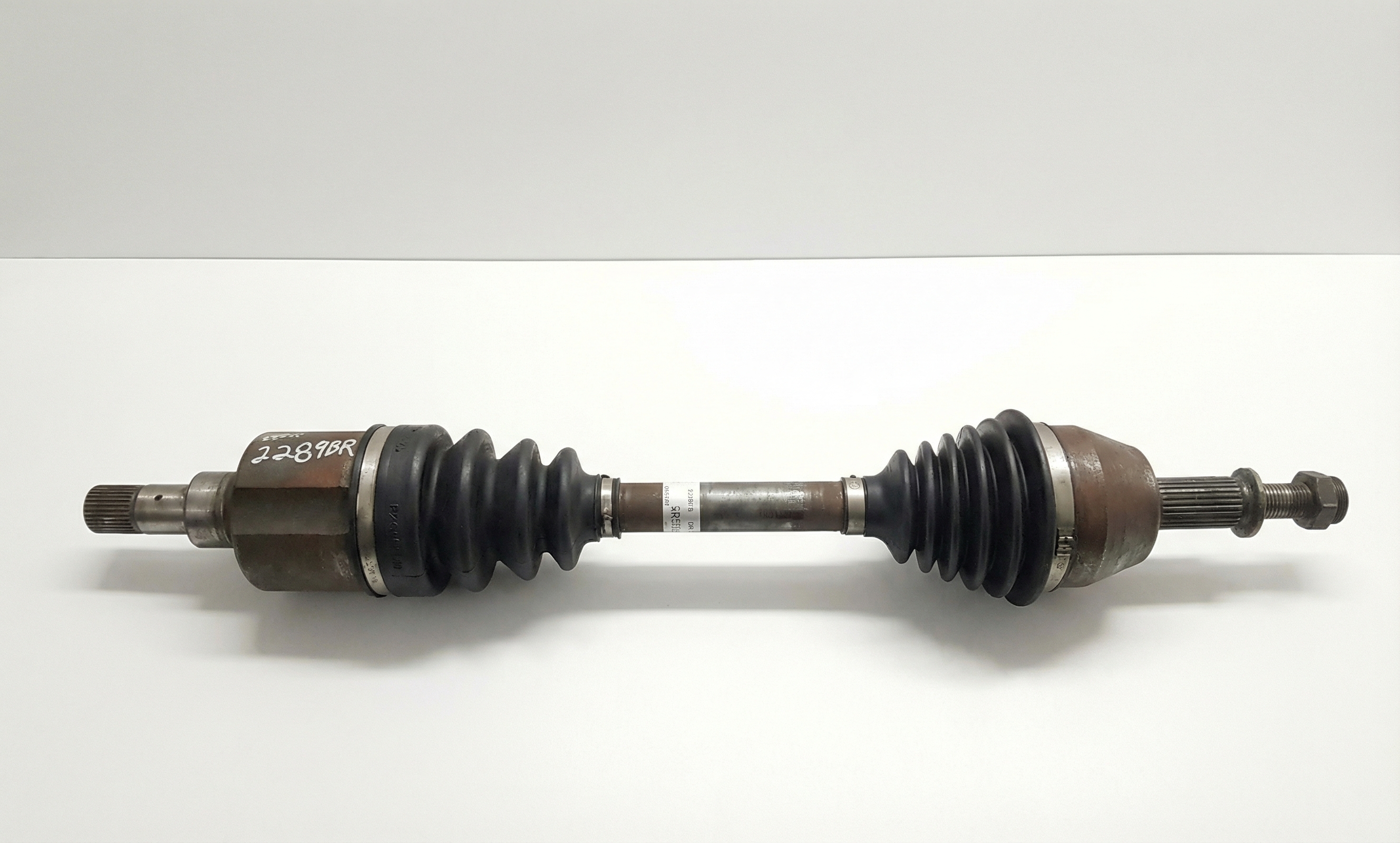 1996-2007 Ford Taurus Front Drive Axle Shaft without ABS - Right (Passenger) (Used OEM)