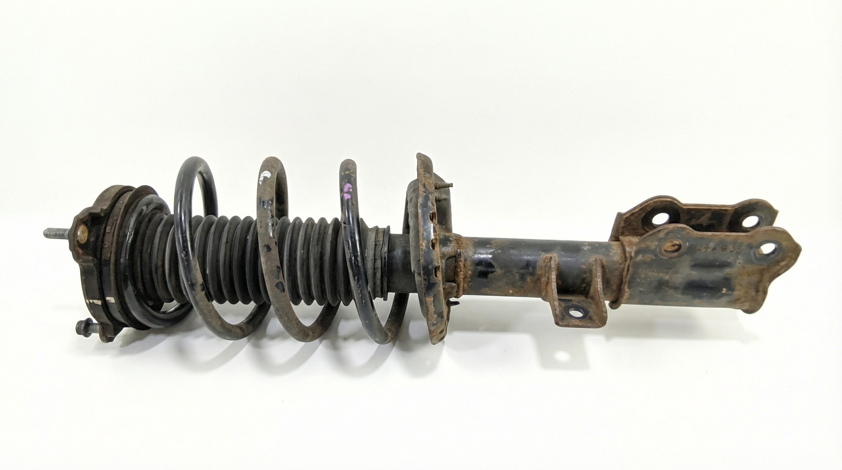 2016-2018 Hyundai Tucson Front Suspension Strut Assembly - Left (Driver) (Used OEM)