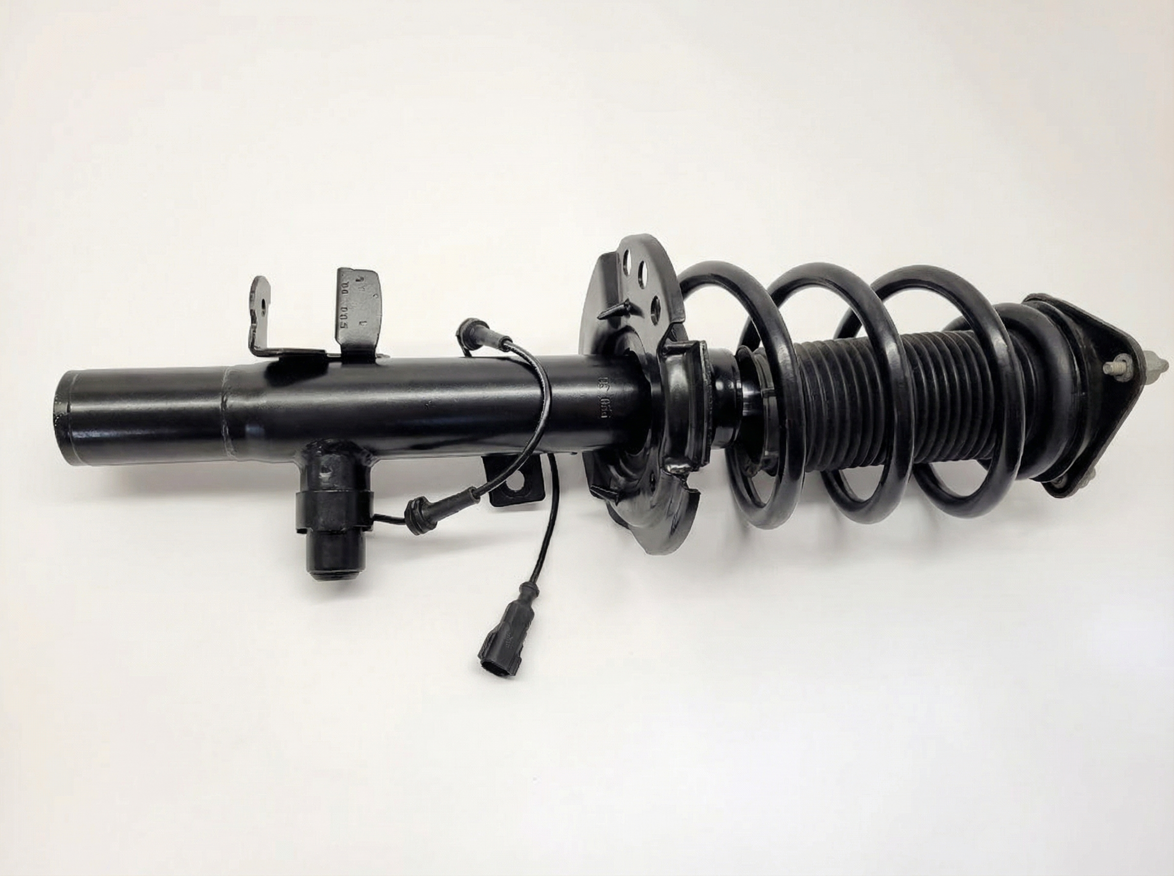 2015-2019 Lincoln MKC Front Suspension Strut Assembly - Left (Driver) (Used OEM)