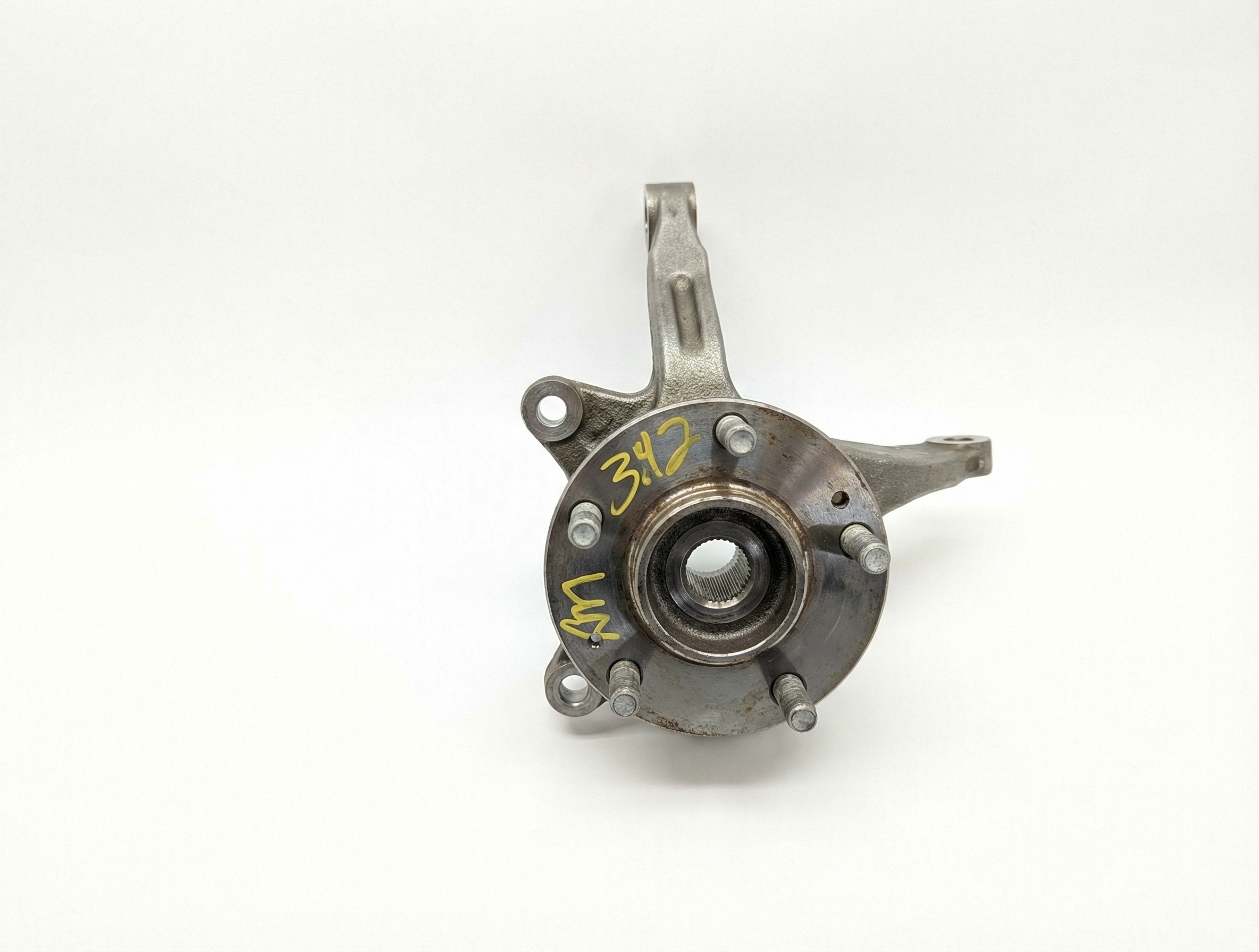 2001-2004 Hyundai Santa Fe Front Steering Knuckle without ABS - Left (Driver) (Used OEM)