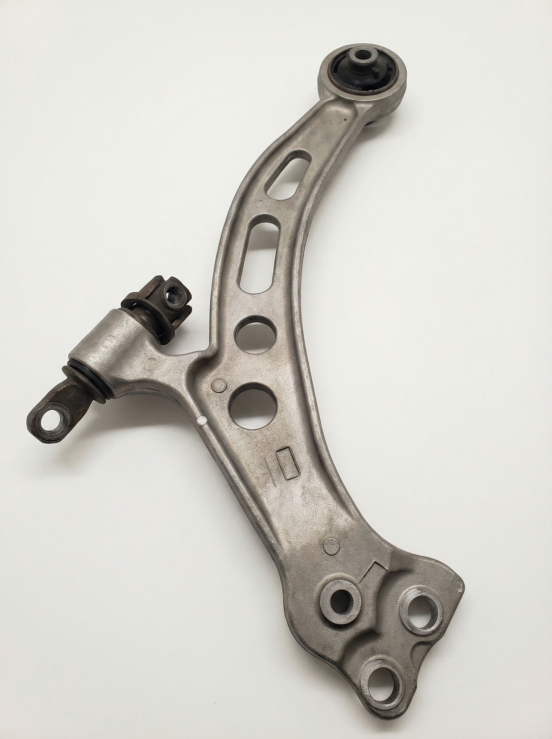1997-2001 Lexus ES300 Suspension Control Arm - Front, Left (Driver) (Used OEM)