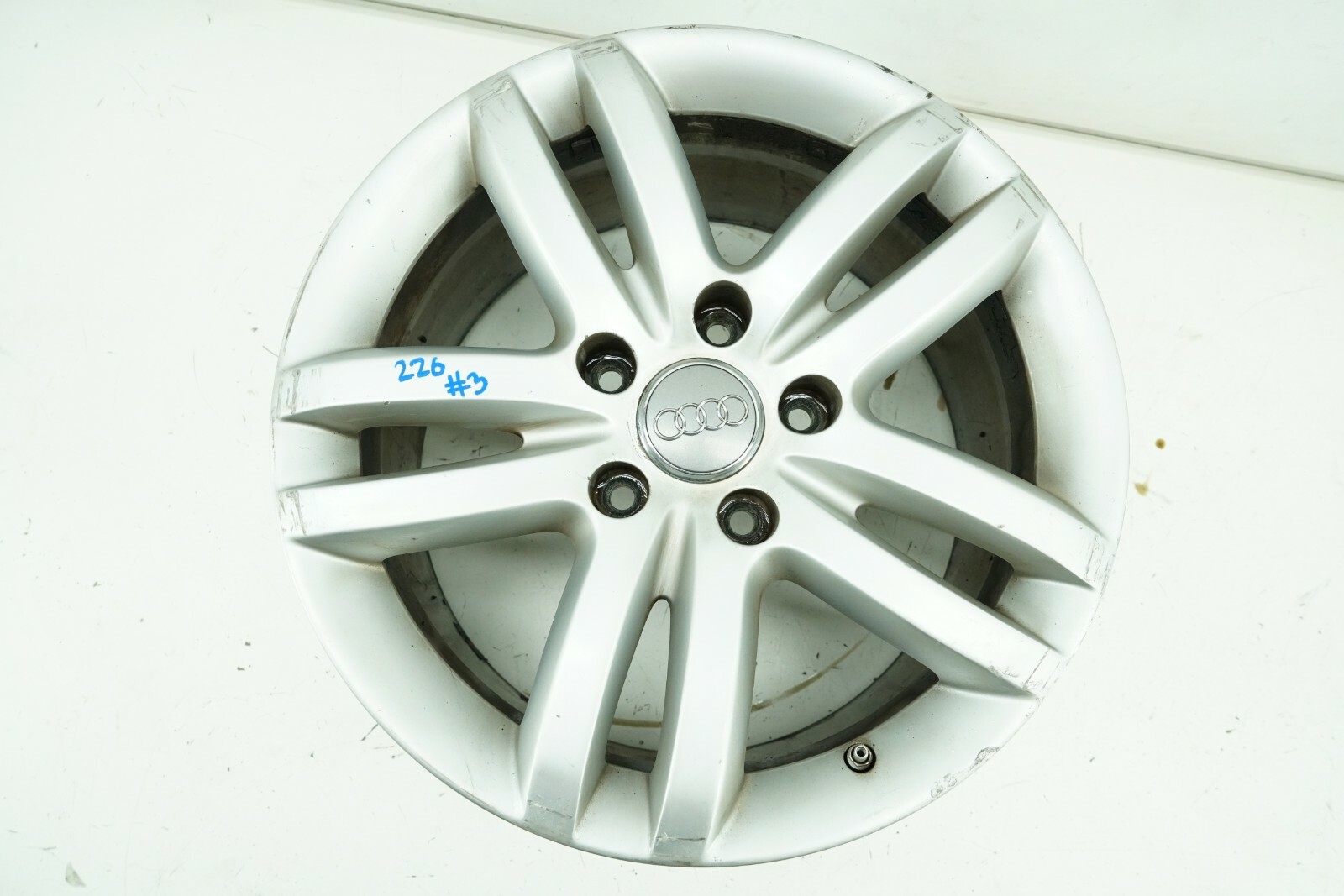 2007-2015 Audi Q7 Silver 18x8.5 5 Double-Spoke Silver Painted Alloy Wheel (Remanufactured OEM)