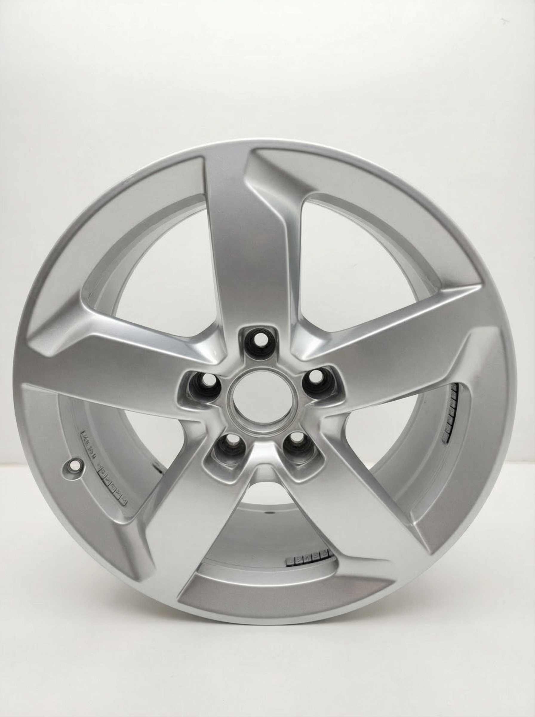 2010-2015 Audi Q7 Silver 19x8.5 5-Spoke Silver Painted Alloy Wheel (Remanufactured OEM)