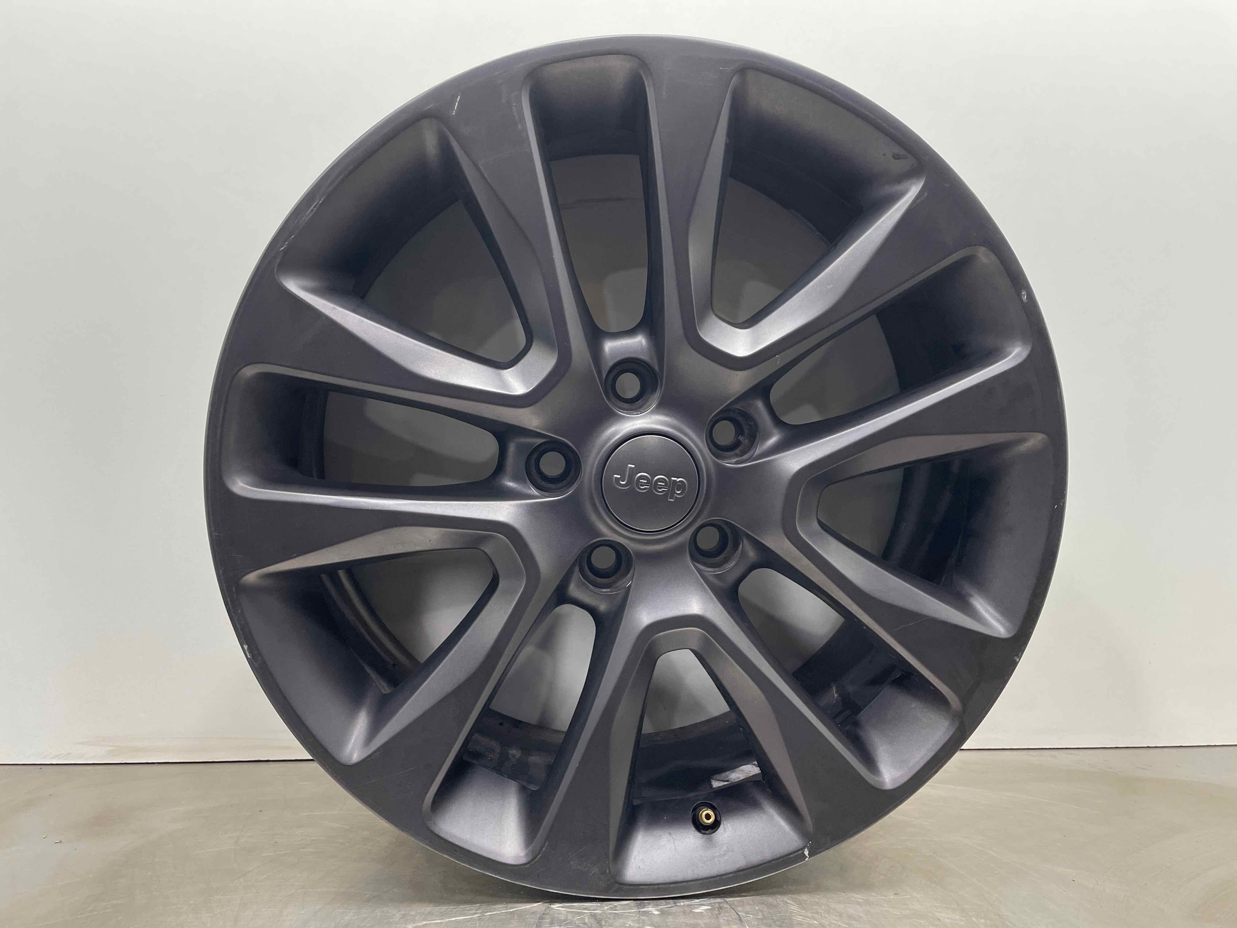 2018-2020 Jeep Grand Cherokee Black 20x8 5 V-Spoke Painted Matte Charcoal Alloy Wheel (Remanufactured OEM)