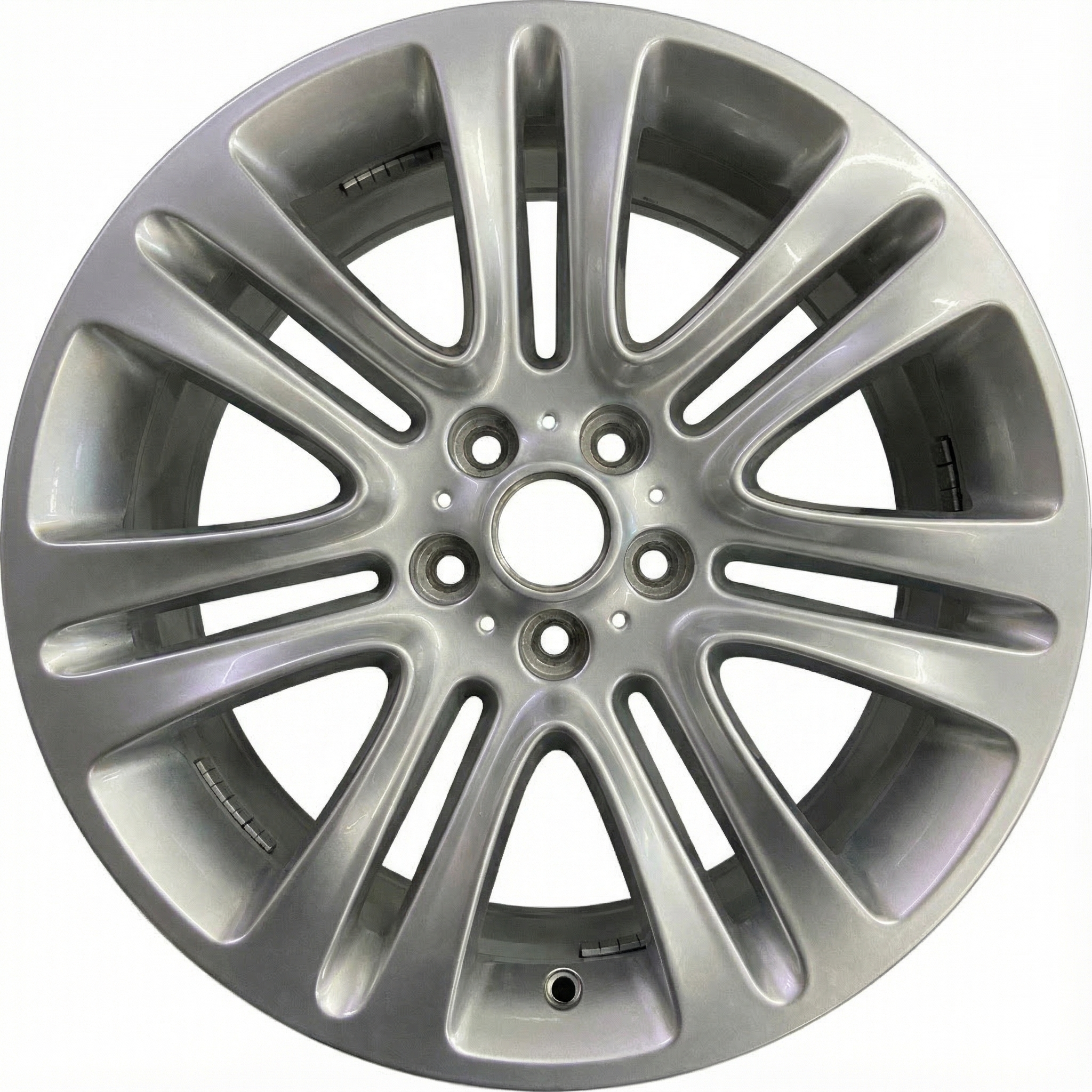 2013-2016 Lincoln MKZ Silver 18x8 7 Split-Spoke Medium Hyper Silver Alloy Wheel (Remanufactured OEM)