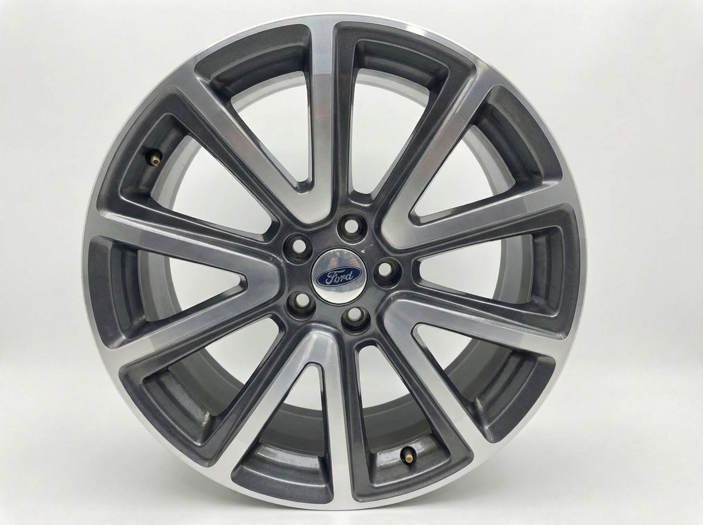 2015-2019 Ford Explorer Black 20x8.5 10-Spoke Machined Charcoal Alloy Wheel (Remanufactured OEM)