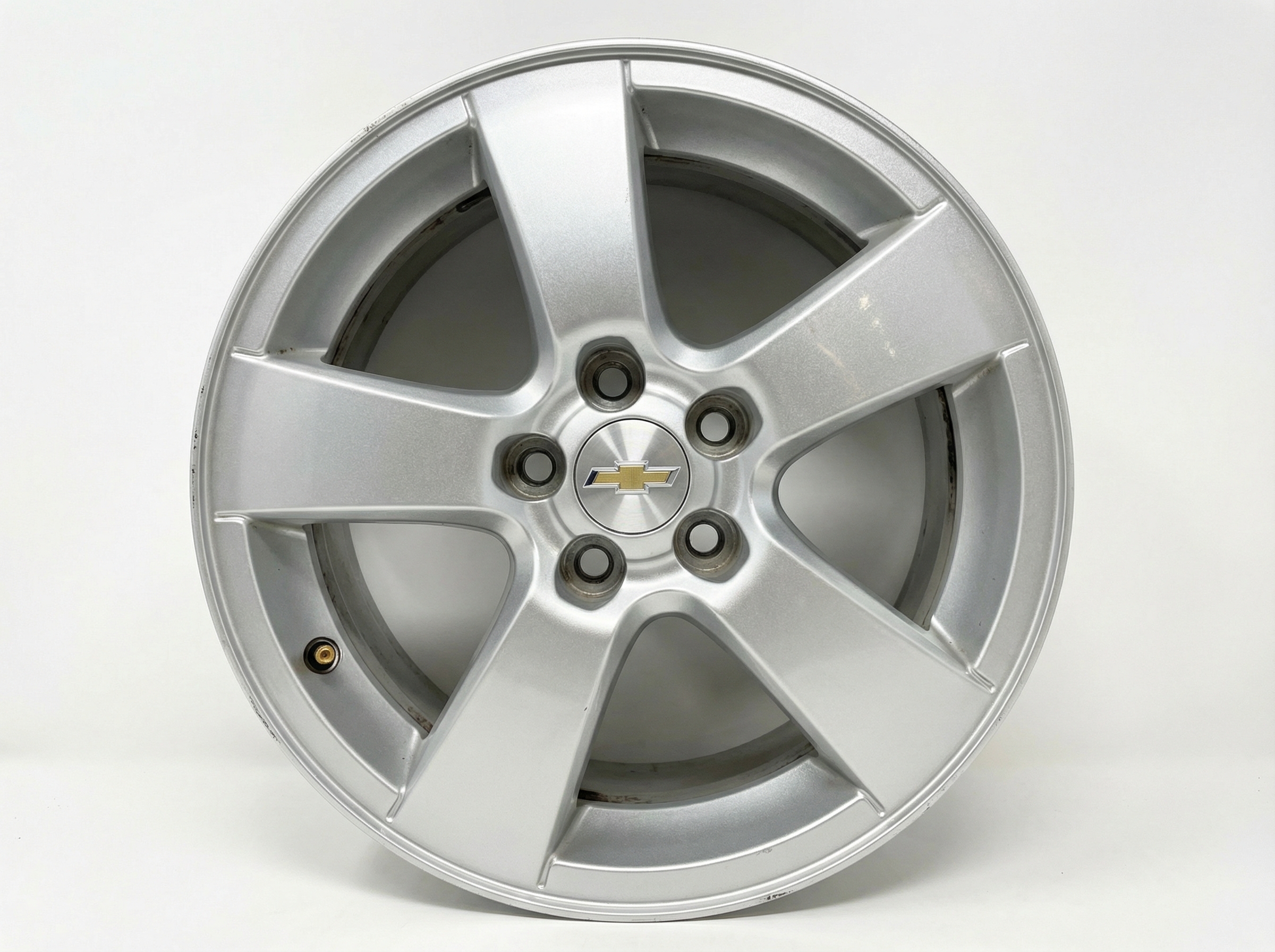 2014-2016 Chevrolet Trax Silver Painted Silver Aluminum Wheel (Remanufactured OEM)