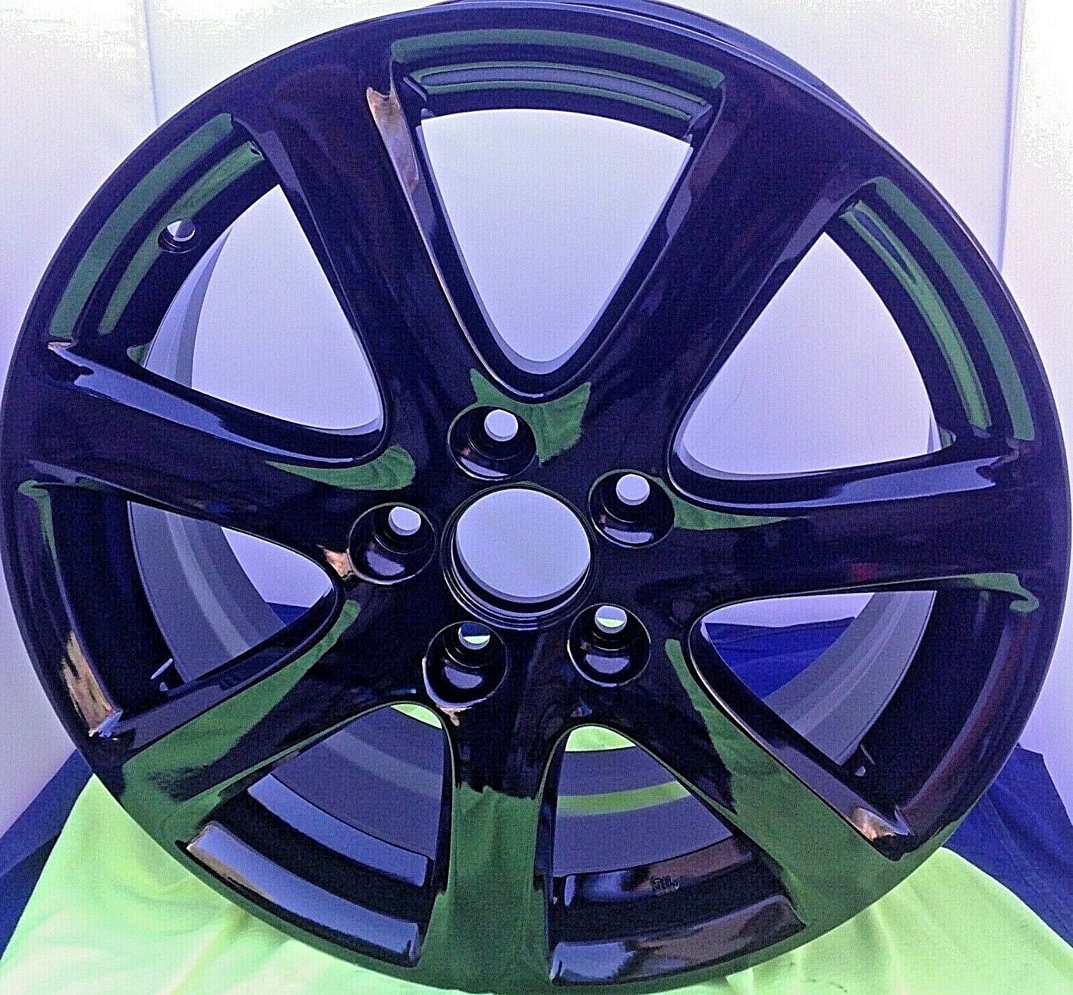 2004-2005 Acura TSX Silver 17x7.5 7-Spoke Silver Painted Alloy Wheel (Remanufactured OEM)