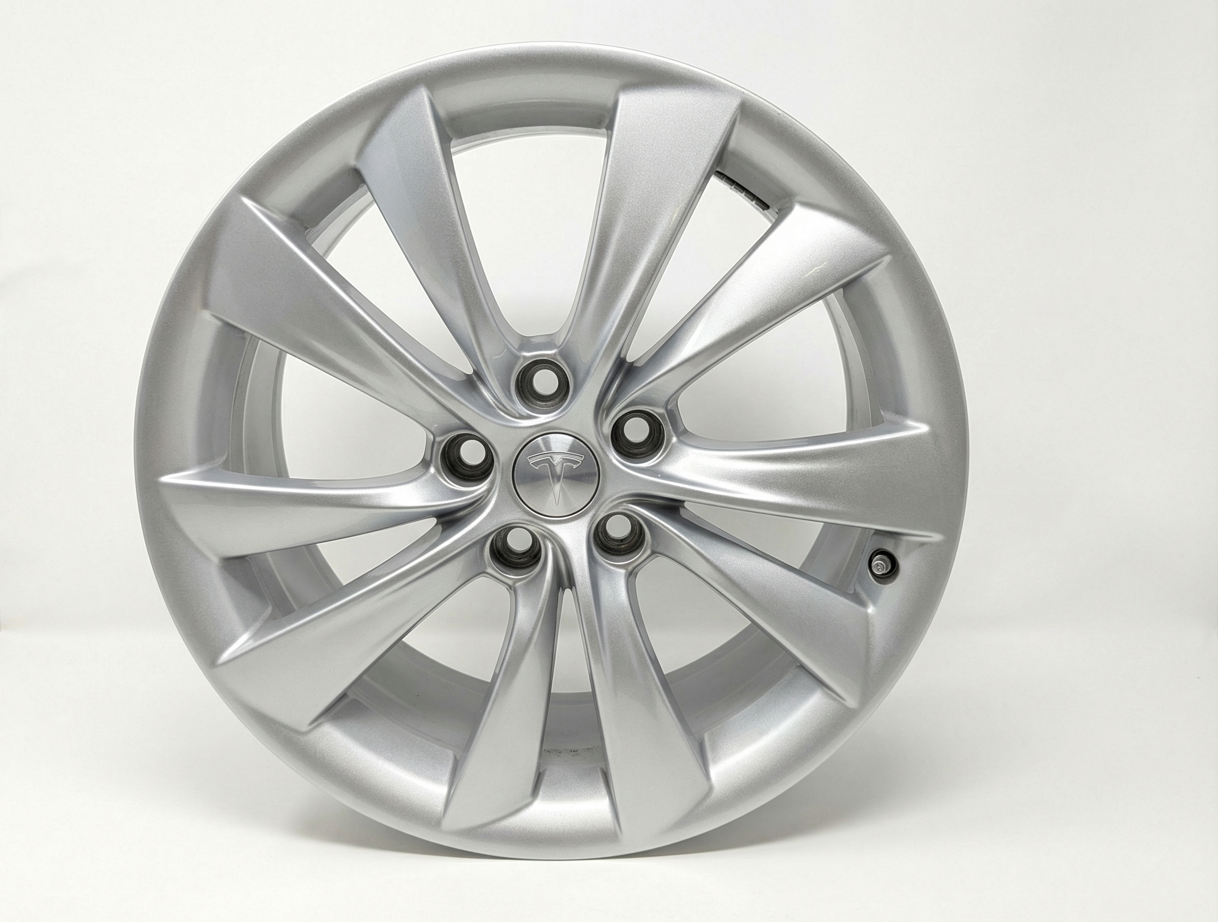  Tesla Model s Silver Painted Alloy Wheel (Used OEM)