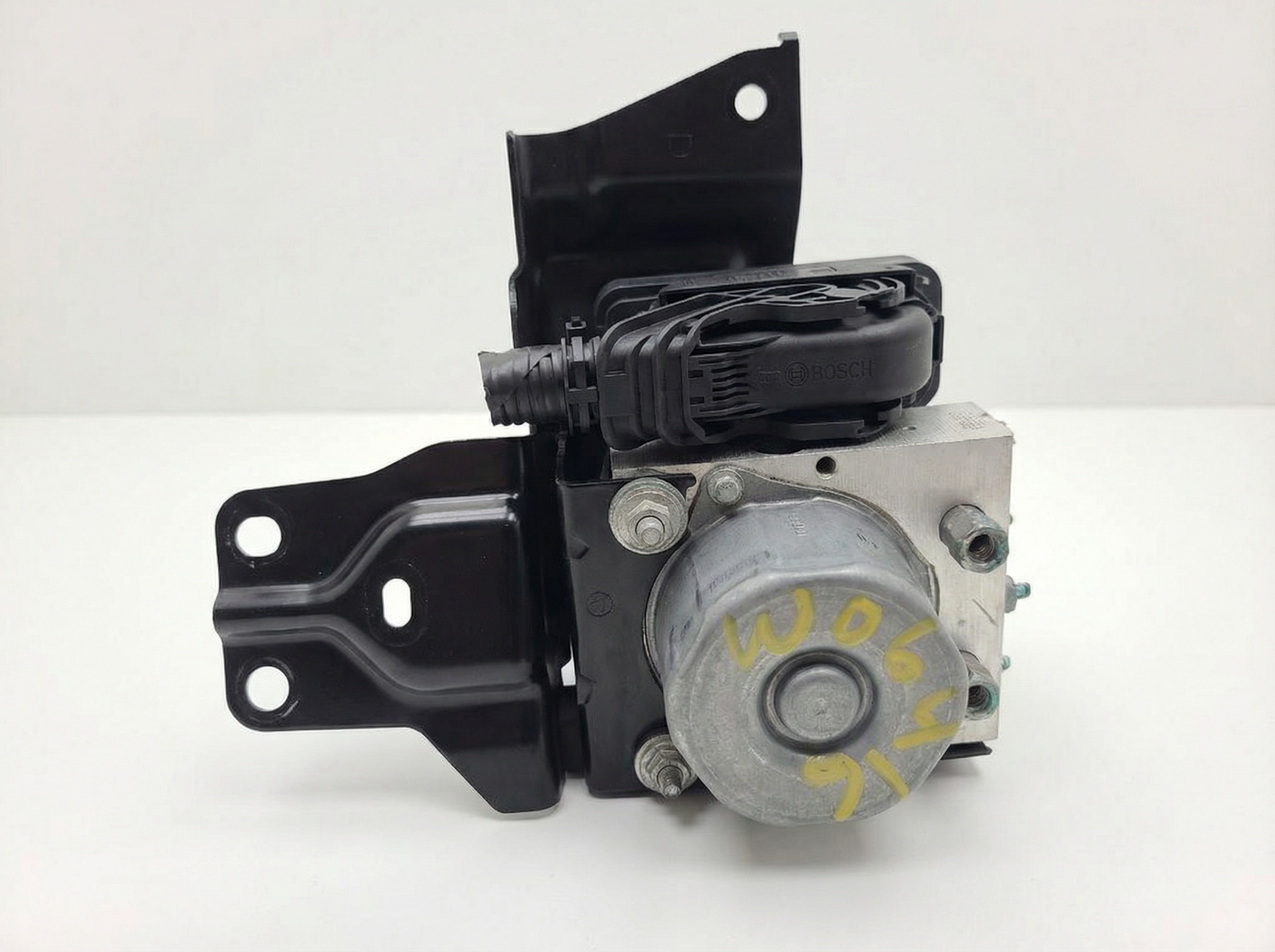2018 Nissan Rogue ABS Control Module (Used OEM)