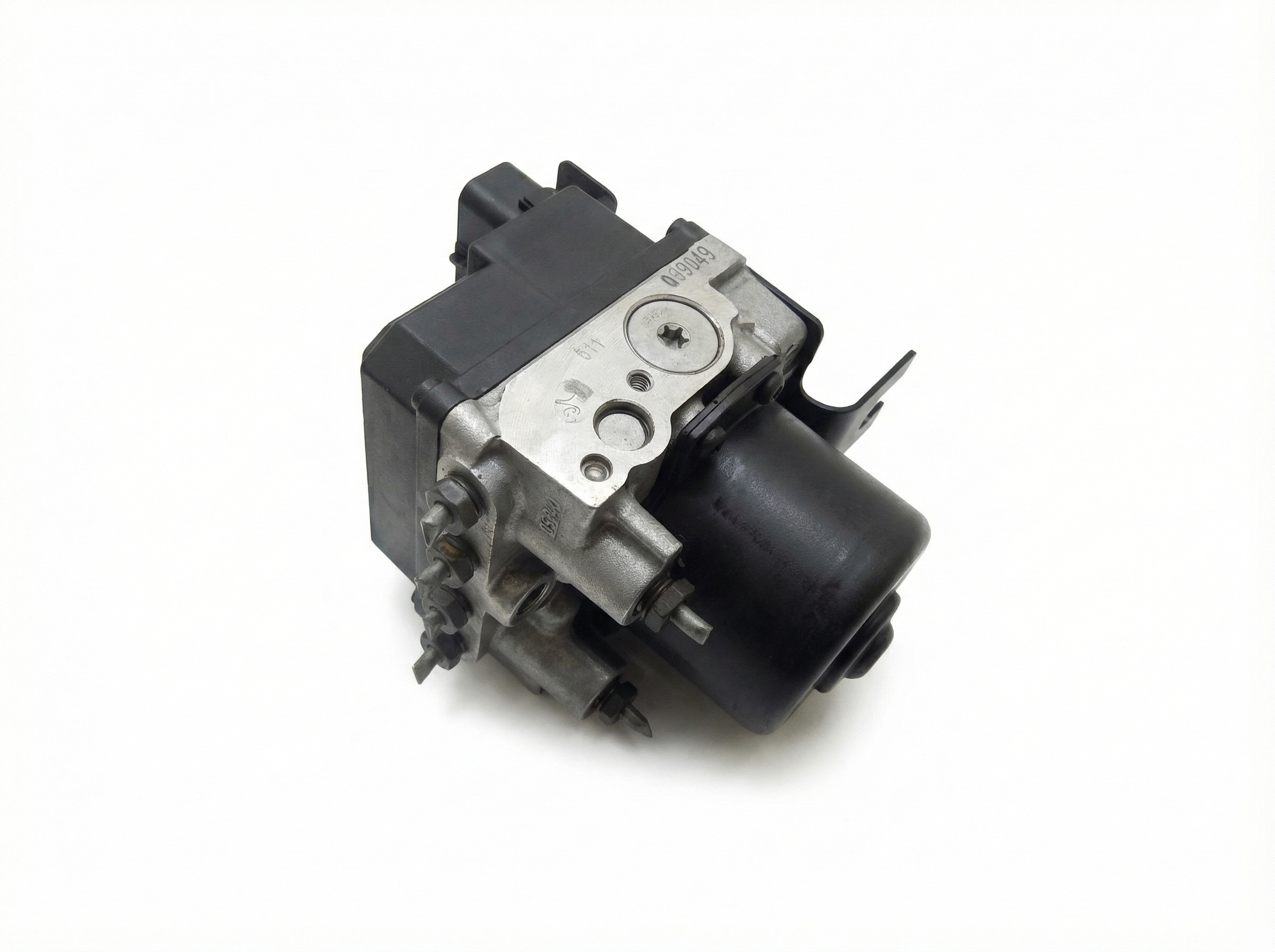 2000-2002 Chevrolet Malibu ABS Control Module and Valve Assembly (Used OEM)