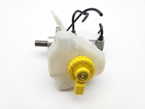 2003-2006 Porsche Cayenne Brake Master Cylinder (Used OEM)