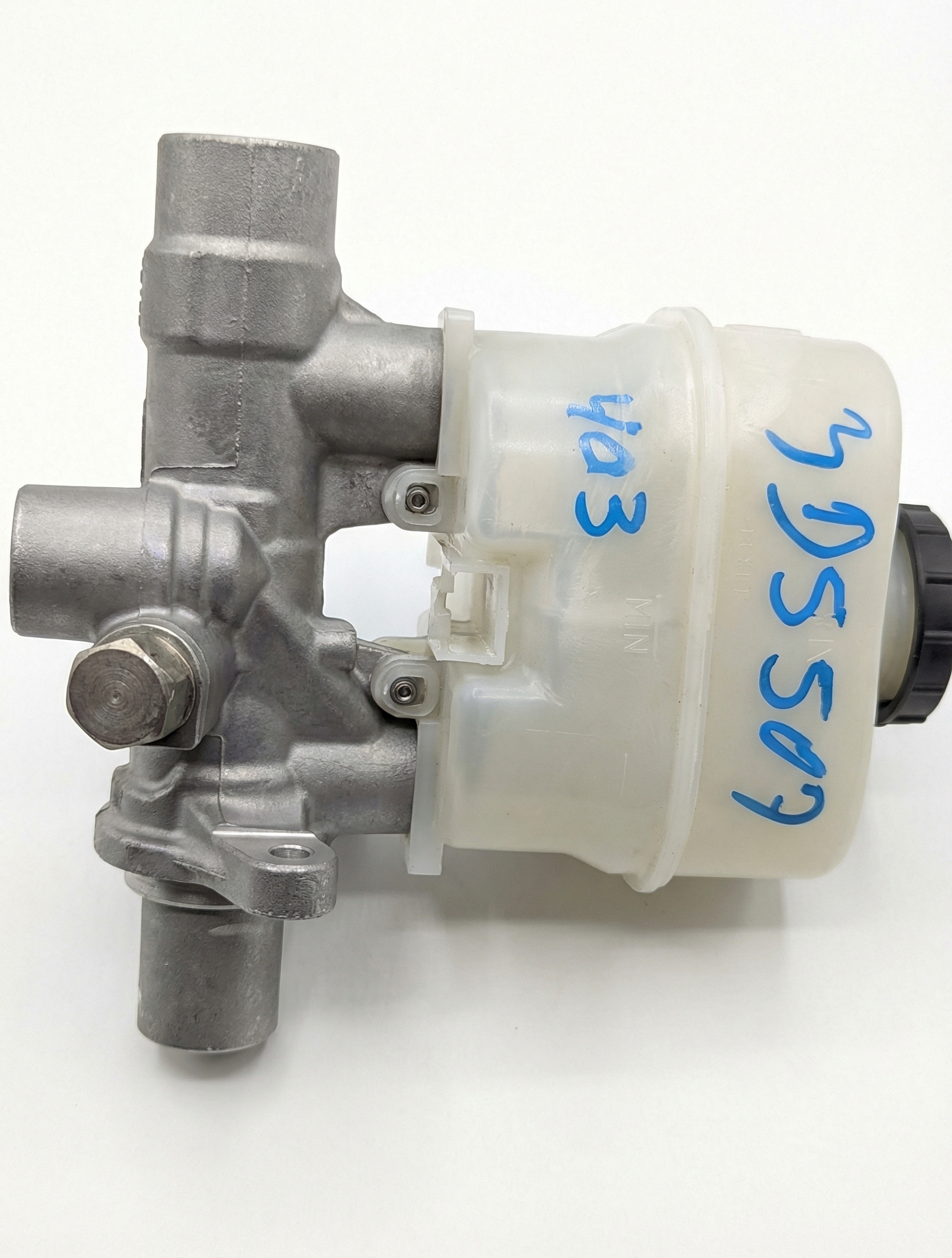 2010-2014 Lincoln Navigator Brake Master Cylinder (Used OEM)
