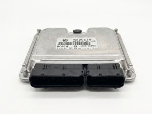2003-2004 Volkswagen Jetta Engine Control Module (ECM) (Used OEM)