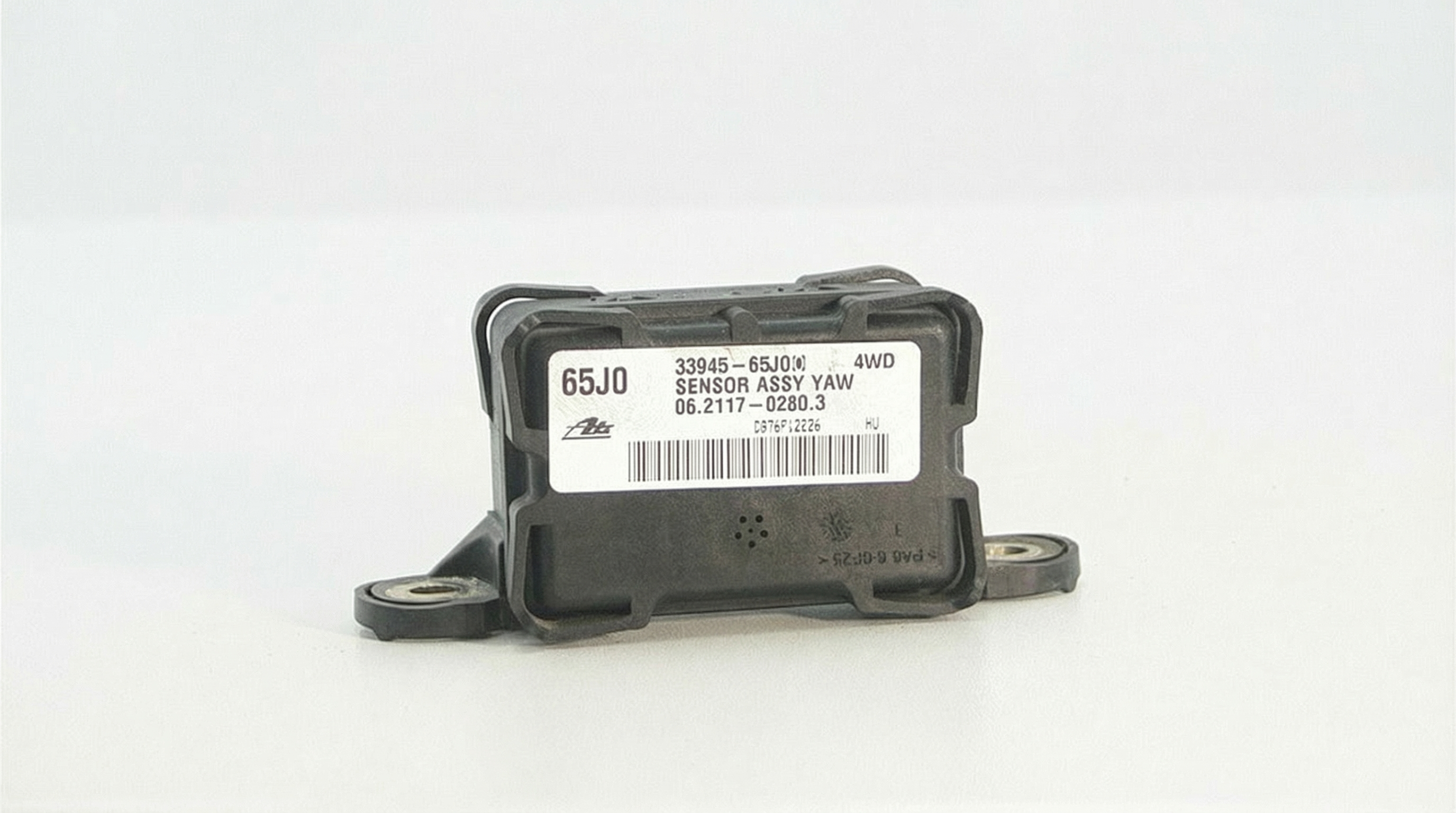 2005-2008 Suzuki Grand Vitara Yaw Rate Sensor (Used OEM)