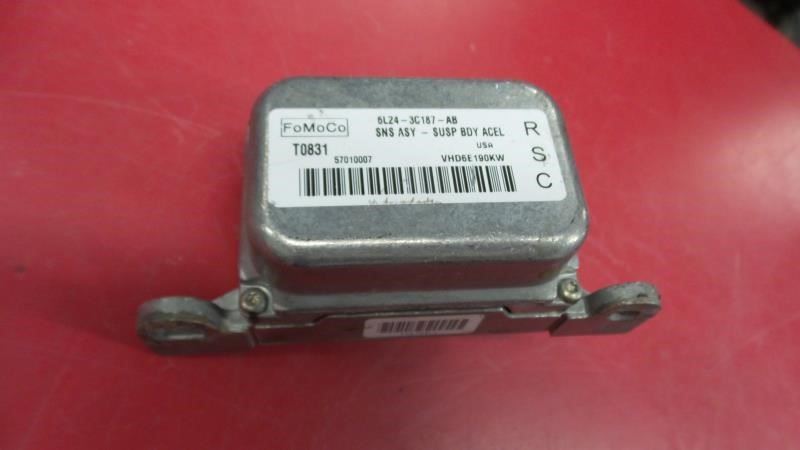 2007 Lincoln Navigator Stability Control Module Yaw Rate Sensor (Used OEM)