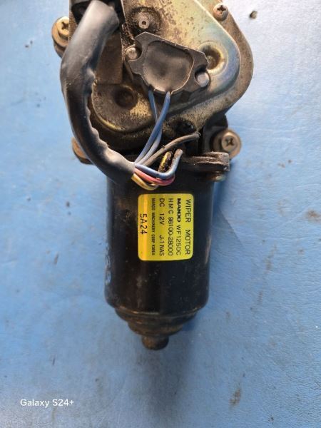 1992-1995 Hyundai Elantra Windshield Wiper Motor - Front (Used OEM)