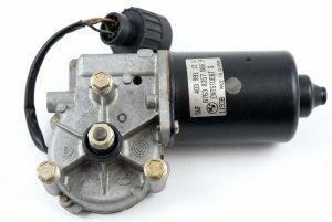 1992-1994 BMW 325i Windshield Wiper Motor - Front (Used OEM)