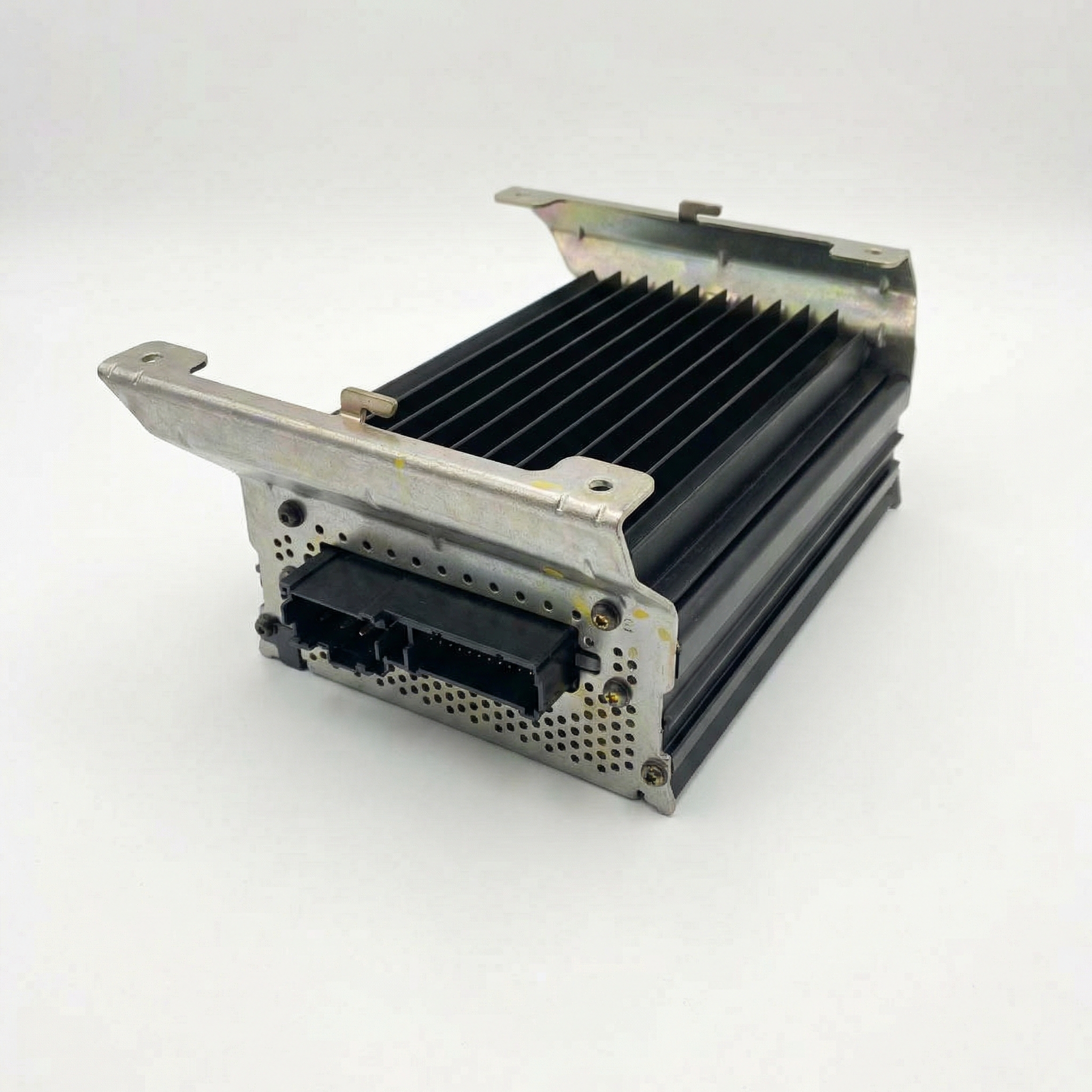 2003-2005 Nissan Altima Bose Audio System Amplifier (Used OEM)