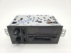 2001-2002 GMC Savana 2500 AM/FM Stereo Radio with Cassette Player (Used OEM)