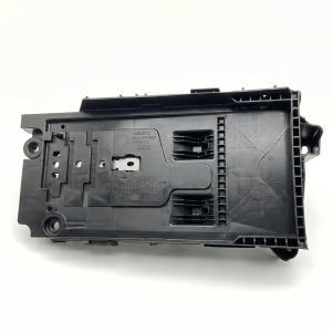 2010-2012 Ford Fusion Battery Tray (Used OEM)