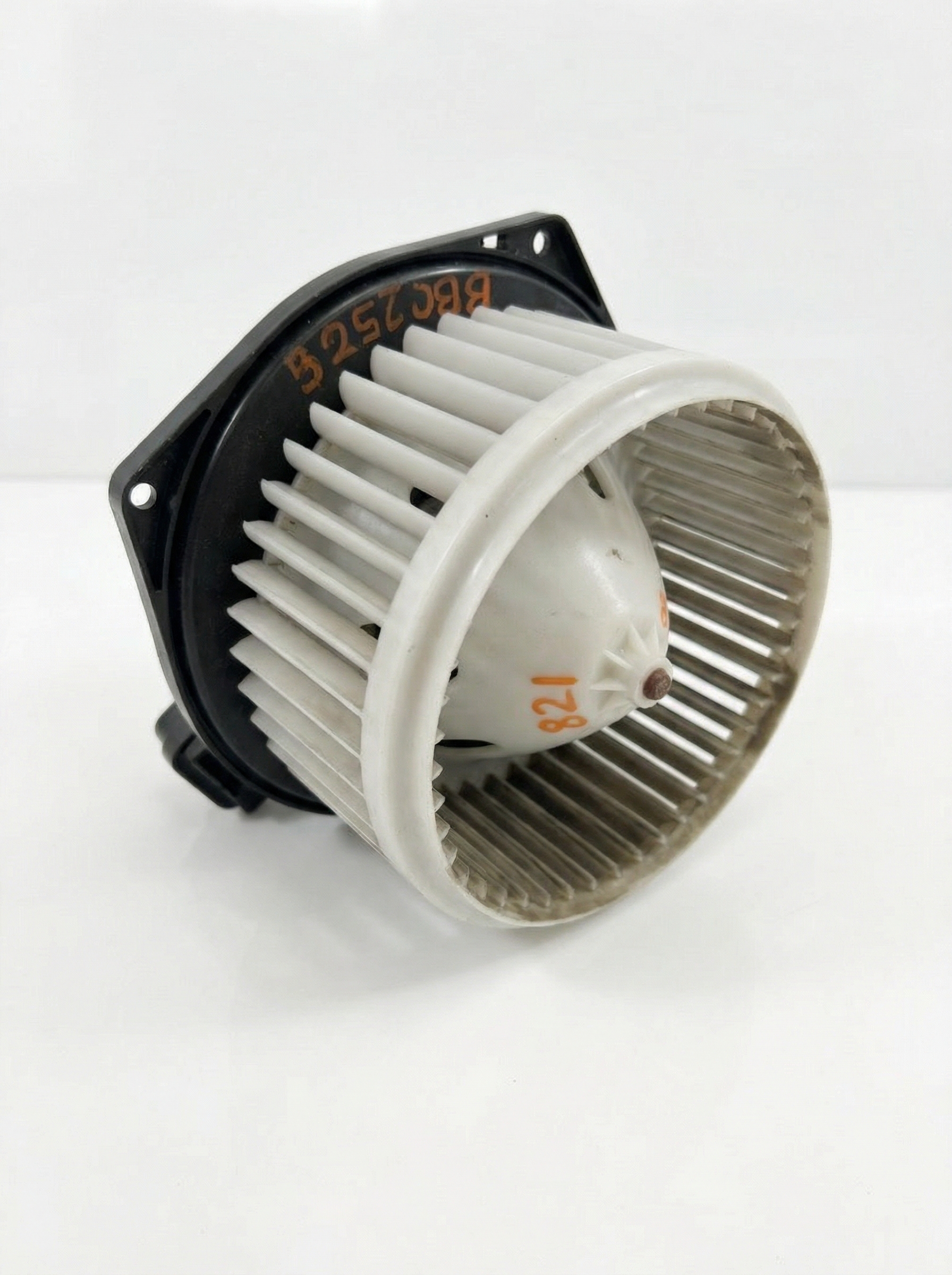 2007-2010 INFINITI M45 HVAC Blower Motor with Fan Blade (Used OEM)