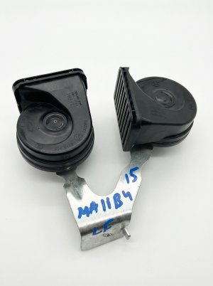 2014-2015 Chevrolet Malibu Dual Horn Assembly (Used OEM)