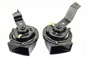 2015-2020 Chevrolet Suburban Dual-Tone Horn Assembly (Used OEM)