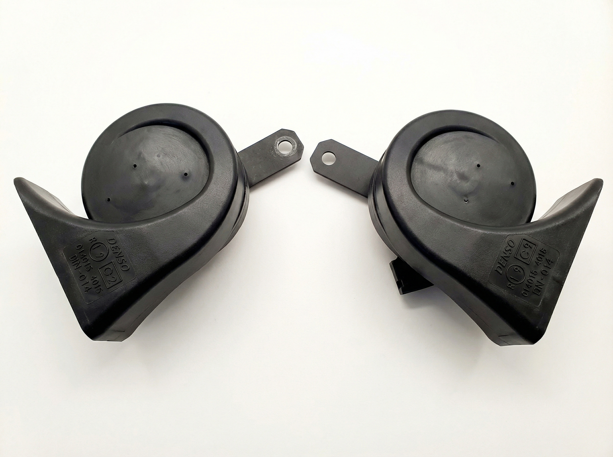 2004-2008 Toyota Solara Horn (Used OEM)