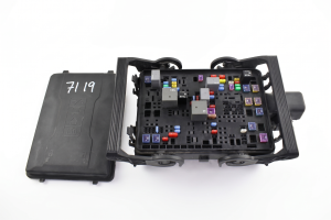 2014-2018 GMC Sierra 1500 Body Control Module Fuse Box (Used OEM)