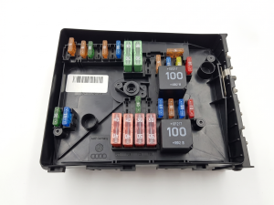 2006-2014 Volkswagen GTI Passenger Compartment Fuse Box (Used OEM)