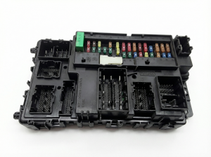 2013-2016 Lincoln MKZ Cabin Fuse Box (Used OEM)