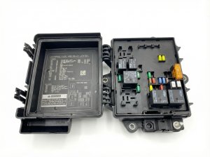 2001-2005 Ford Explorer Sport Trac Cabin Fuse Box (Used OEM)