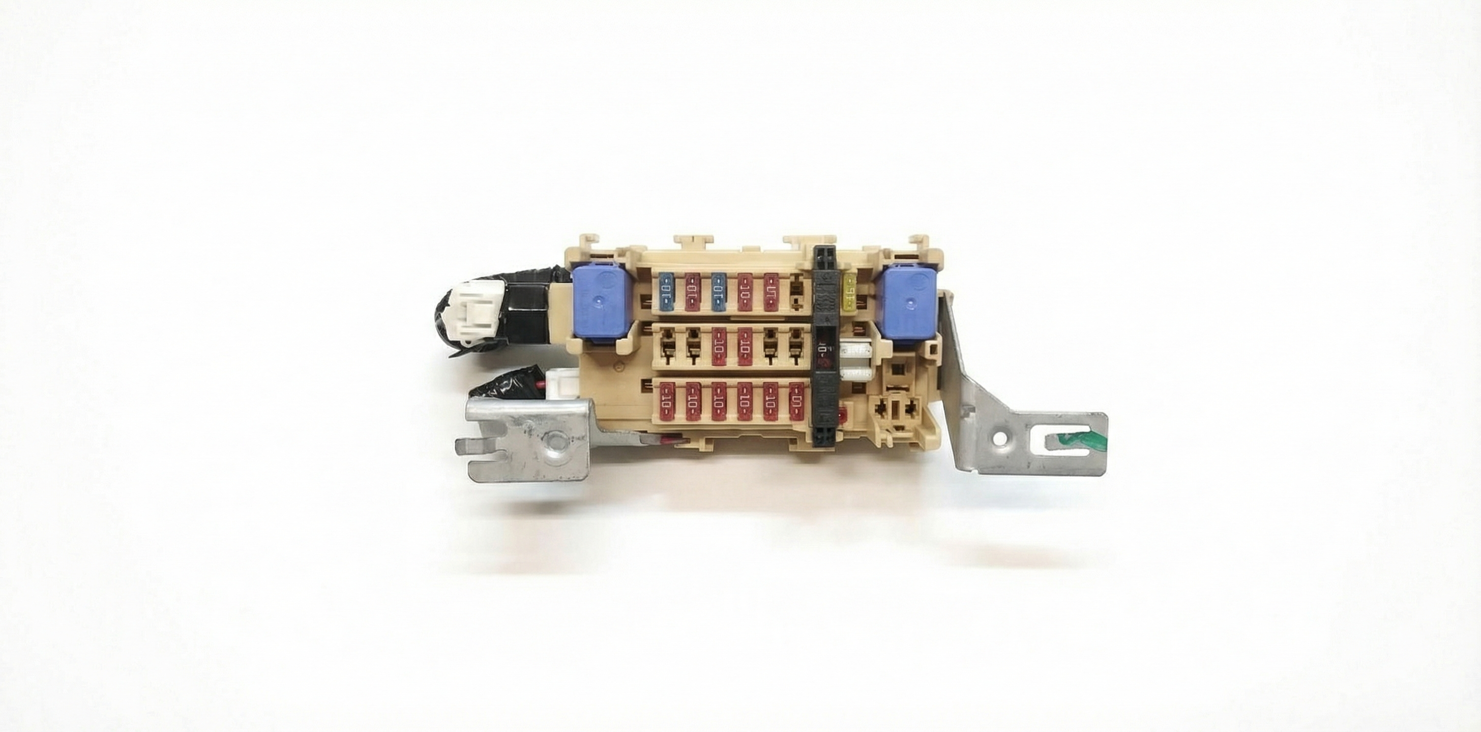 2011-2017 Nissan Juke Fuse Box (Used OEM)