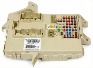 2014-2015 Hyundai Elantra Coupe Fuse Box (Used OEM)