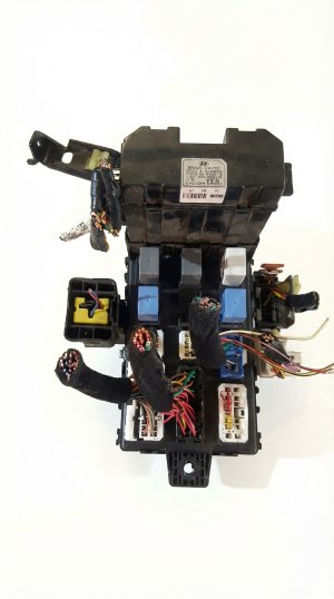2001-2006 Hyundai Santa Fe Cabin Fuse Box (Used OEM)
