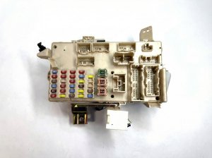 2002-2003 Lexus ES300 Engine Compartment Fuse Box (Used OEM)