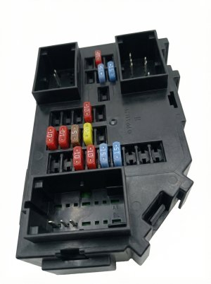 2007-2014 Chevrolet Tahoe Cabin Fuse Box (Used OEM)
