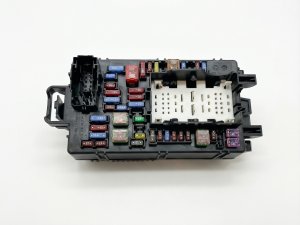 2015-2019 GMC Sierra 2500 HD Cabin Fuse Box (Used OEM)