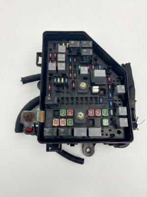2007-2014 Chevrolet Tahoe Cabin Fuse Box (Used OEM)