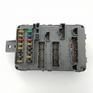 1999-2001 Volkswagen Jetta Battery Mounted Fuse Box (Used OEM)