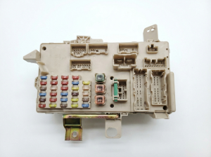 2004-2006 Lexus ES330 Cabin Fuse Box (Used OEM)
