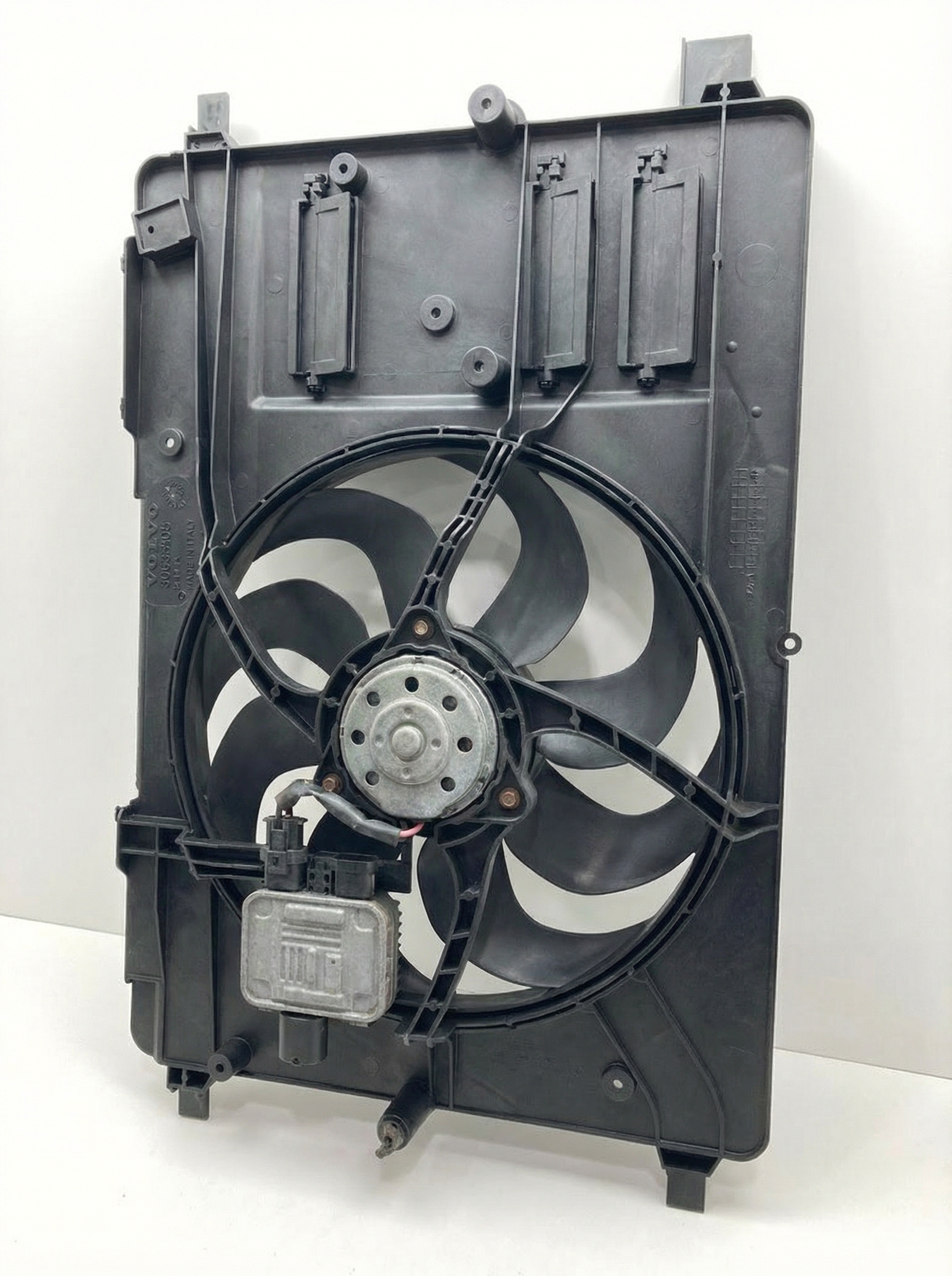 2011-2016 Volvo S80 Single A/C Condenser Fan Motor Assembly (Used OEM)